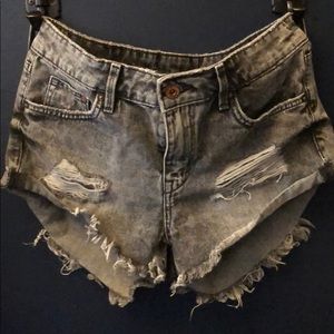 Bleach Wash Distressed Denim Shorts H&M